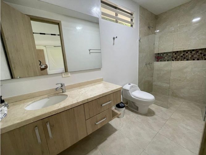 Casa de 4 alcobas en arriendo en Bavaria, Santa Marta, 272 m² · foto 23 de 24
