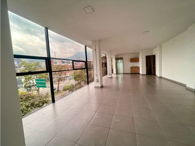 Bodega en arriendo en Cristo Rey, Medellín, 280 m² · foto 9 de 10