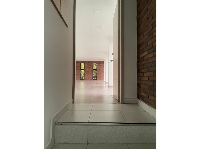 Bodega en arriendo en Cristo Rey, Medellín, 280 m² · foto 10 de 10