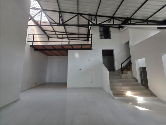 Bodega en arriendo en Bombona No.1, Medellín, 330 m² · foto 14 de 15