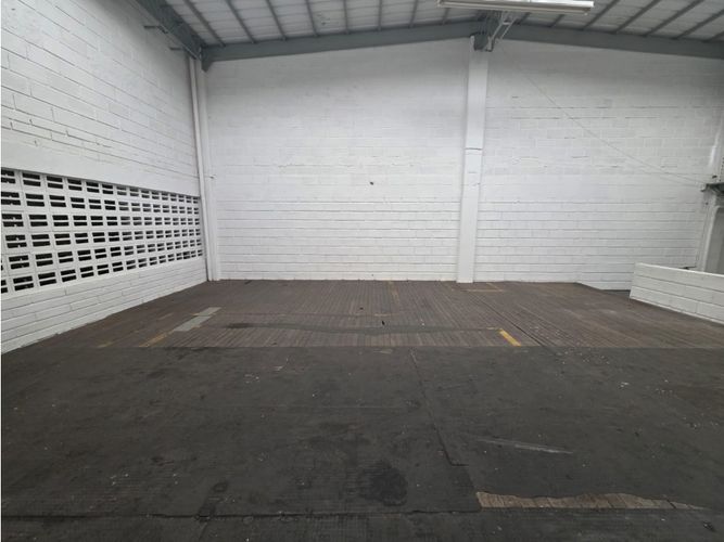 Bodega en arriendo en La Florida, Bello, 320 m² · foto 7 de 23
