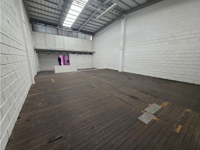 Bodega en arriendo en La Florida, Bello, 320 m² · foto 9 de 23