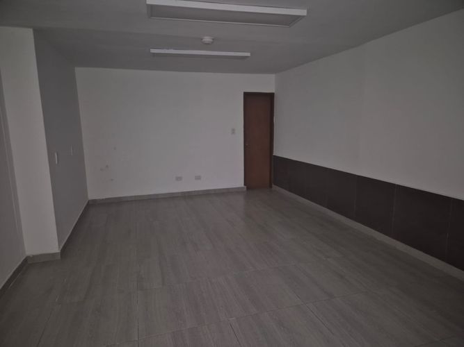 Casa de 12 alcobas en arriendo en Cabecera Del Llano, Bucaramanga, 364 m² · foto 2 de 24