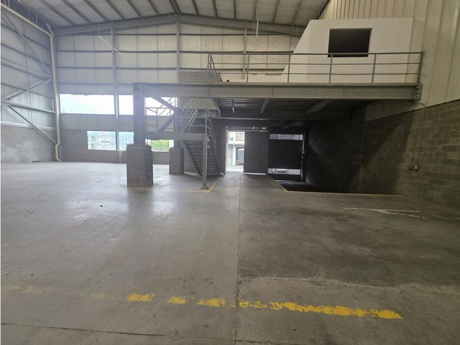 Bodega en arriendo en Monta�Ita, Copacabana, 730 m² · foto 3 de 8