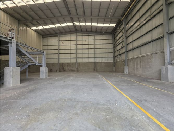 Bodega en arriendo en Monta�Ita, Copacabana, 730 m² · foto 5 de 8