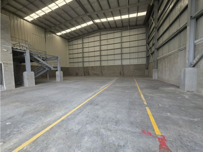 Bodega en arriendo en Monta�Ita, Copacabana, 730 m² · foto 6 de 8