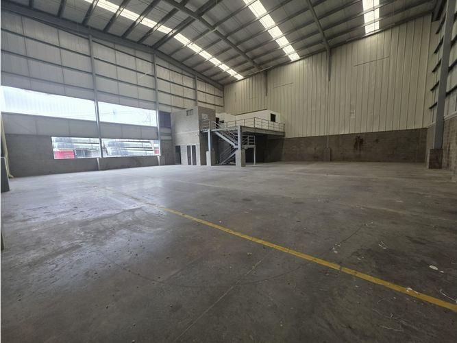 Bodega en arriendo en Monta�Ita, Copacabana, 730 m² · foto 8 de 8