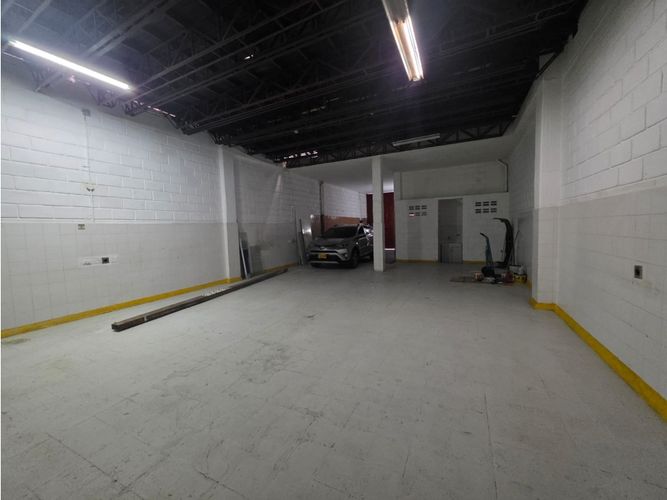 Bodega en venta en La Florida, Bello, 320 m² · foto 4 de 23