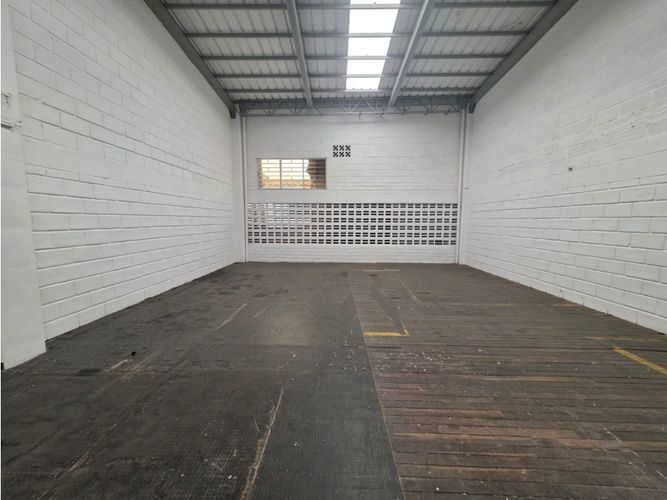 Bodega en venta en La Florida, Bello, 320 m² · foto 7 de 23