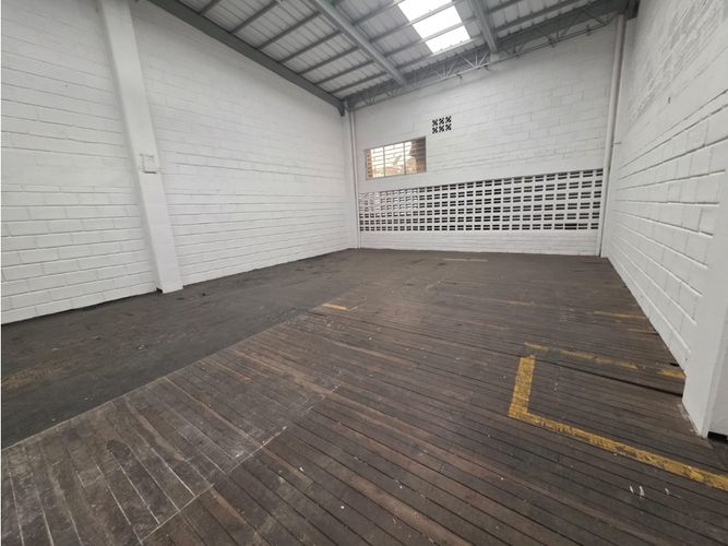 Bodega en venta en La Florida, Bello, 320 m² · foto 8 de 23
