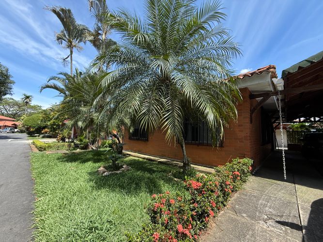 Casa de 3 alcobas en venta en El Castillo, Jamundí, 270 m² · foto 7 de 24