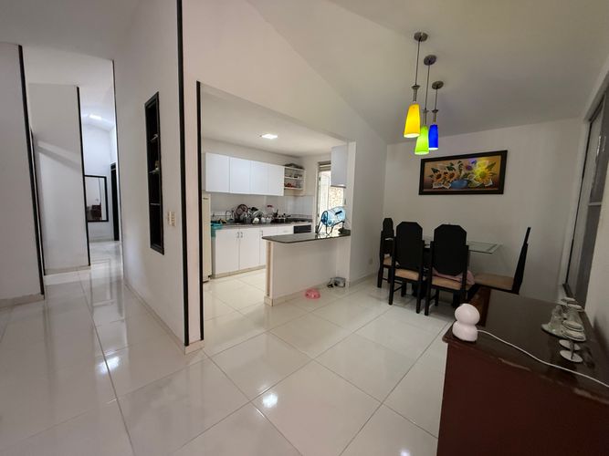 Casa de 3 alcobas en venta en El Castillo, Jamundí, 270 m² · foto 6 de 24