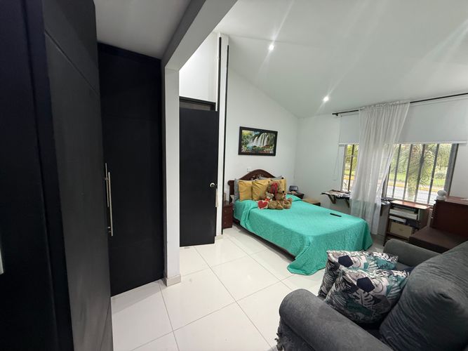 Casa de 3 alcobas en venta en El Castillo, Jamundí, 270 m² · foto 13 de 24