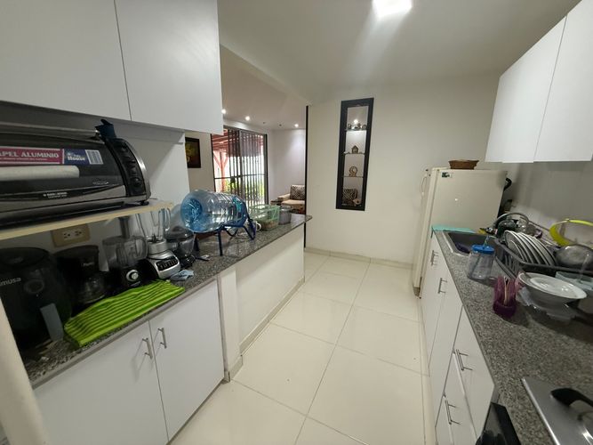 Casa de 3 alcobas en venta en El Castillo, Jamundí, 270 m² · foto 17 de 24