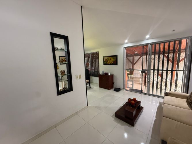 Casa de 3 alcobas en venta en El Castillo, Jamundí, 270 m² · foto 21 de 24