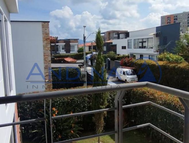 Casa de 5 alcobas en venta en El Porvenir, Rionegro, 424 m² · foto 13 de 17