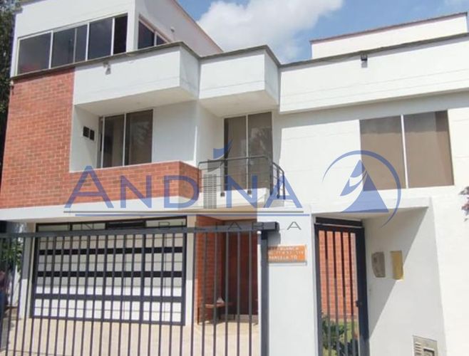 Casa de 5 alcobas en venta en El Porvenir, Rionegro, 424 m² · foto 2 de 17