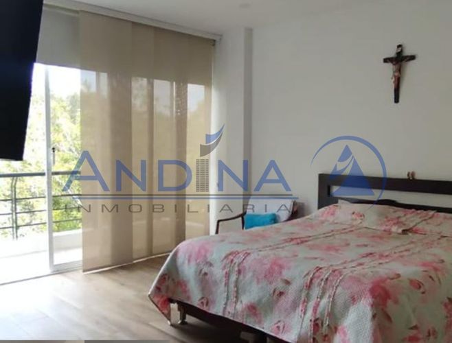 Casa de 5 alcobas en venta en El Porvenir, Rionegro, 424 m² · foto 12 de 17