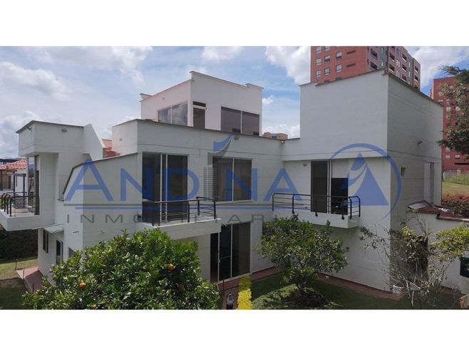Casa de 5 alcobas en venta en El Porvenir, Rionegro, 424 m² · foto 7 de 17