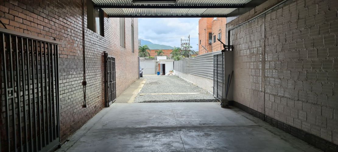 Bodega en arriendo en Zona Industrial, Yumbo, 1756 m² · foto 5 de 24