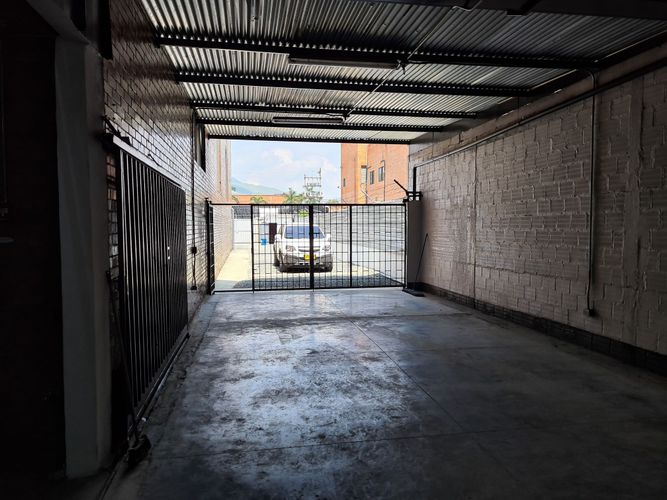 Bodega en arriendo en Zona Industrial, Yumbo, 1756 m² · foto 7 de 24