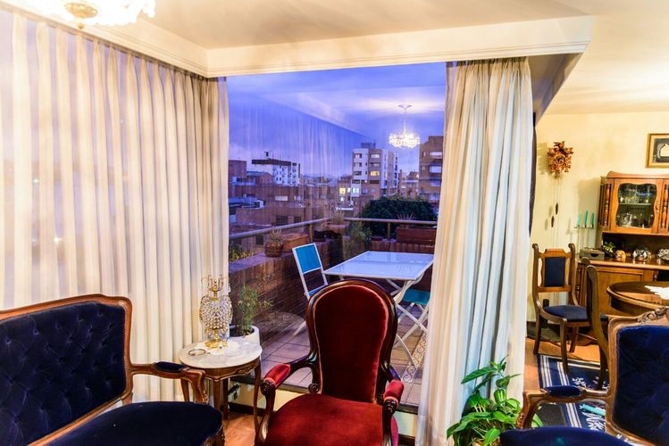 Apartamento en venta en Los Cedros, Bogotá · foto 3 de 15