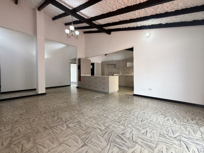 Casa de 3 alcobas en venta en El Refugio, Cali, 170 m² · foto 2 de 24