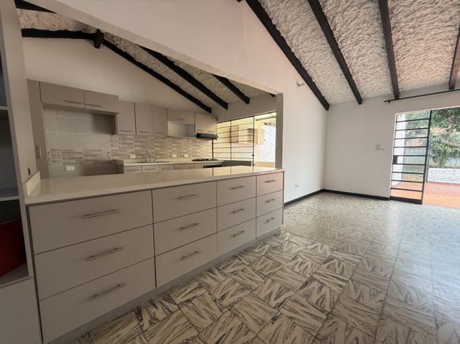 Casa de 3 alcobas en venta en El Refugio, Cali, 170 m² · foto 7 de 24
