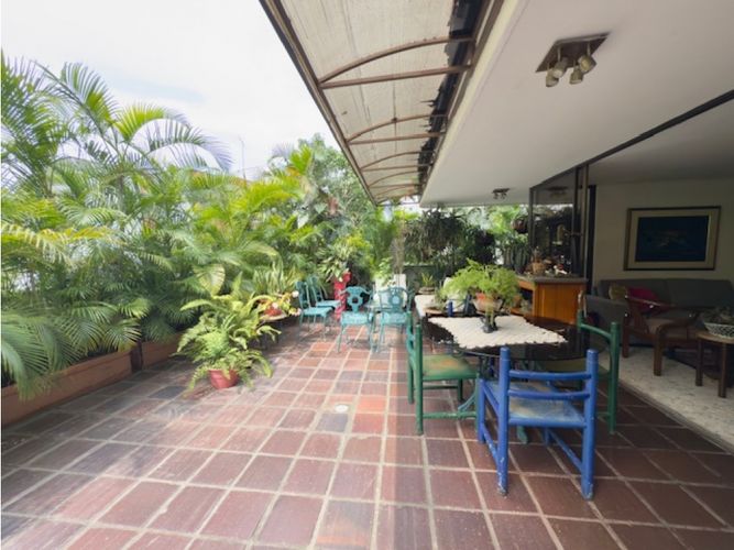 Apartamento de 3 alcobas en venta en Arboledas, Cali, 284 m² · foto 2 de 24