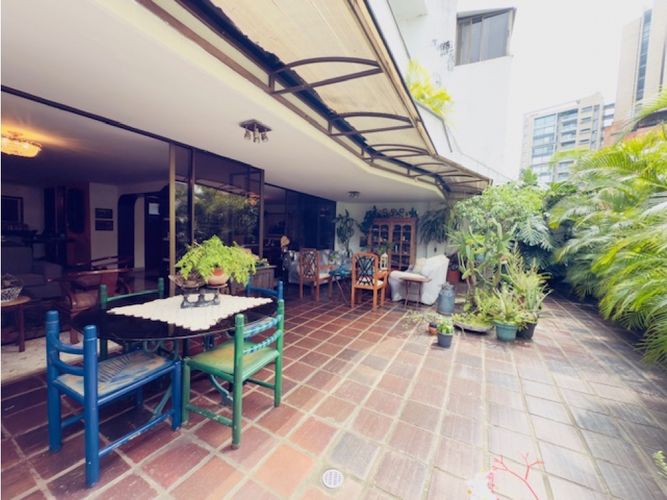 Apartamento de 3 alcobas en venta en Arboledas, Cali, 284 m² · foto 3 de 24