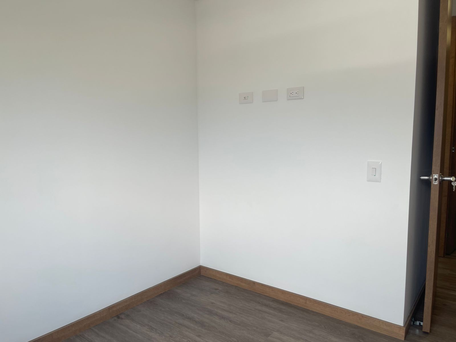 Apartamento en arriendo en Loma Del Barro, Envigado · foto 10 de 19