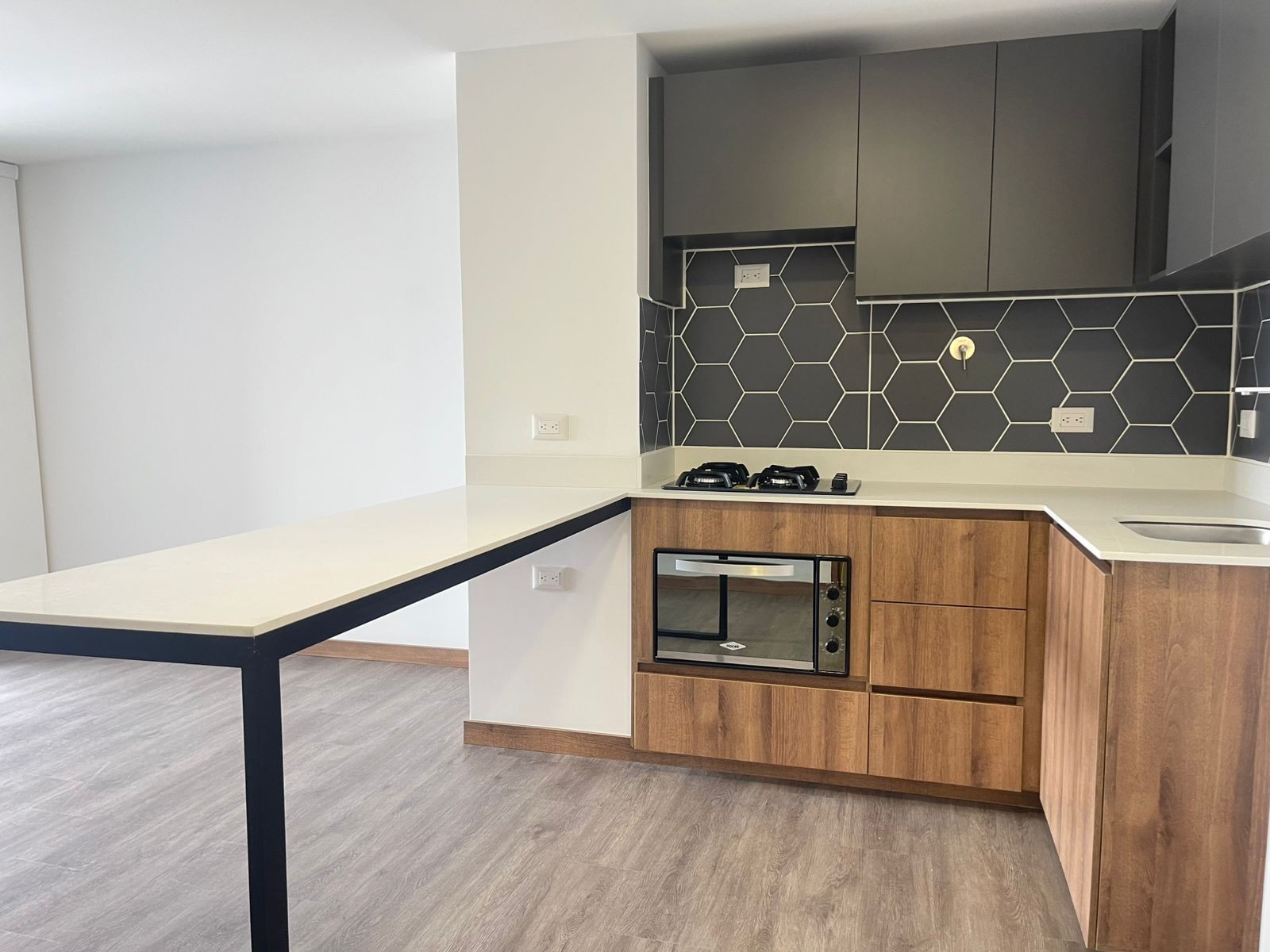 Apartamento en arriendo en Loma Del Barro, Envigado · foto 4 de 19