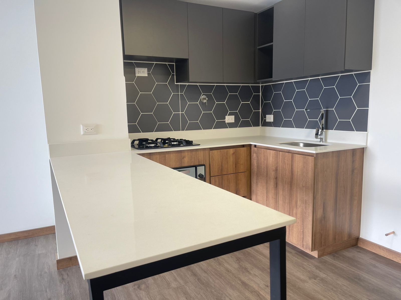 Apartamento en arriendo en Loma Del Barro, Envigado · foto 5 de 19