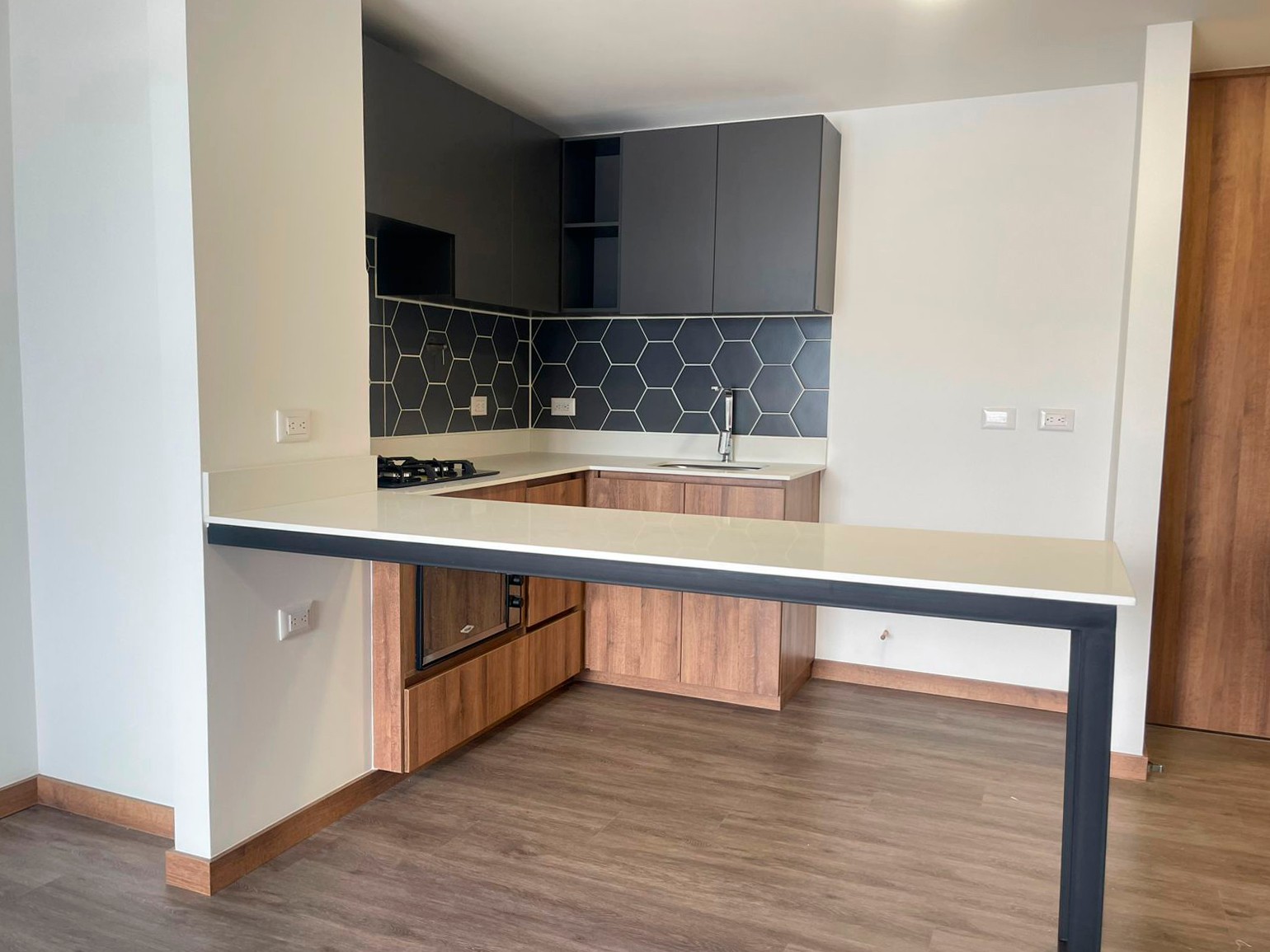 Apartamento en arriendo en Loma Del Barro, Envigado · foto 3 de 19