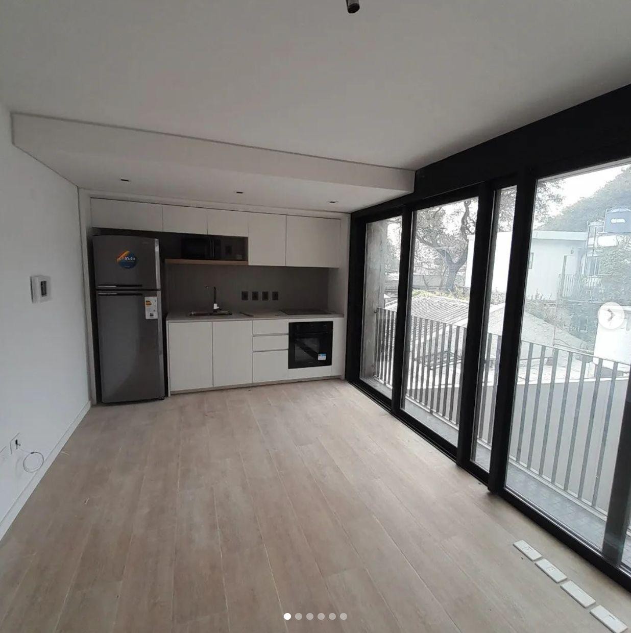 Moderno Apartamento de 1 Habitación con Balcón en Lagunillas 434 - ¡Disponible para Alquiler!