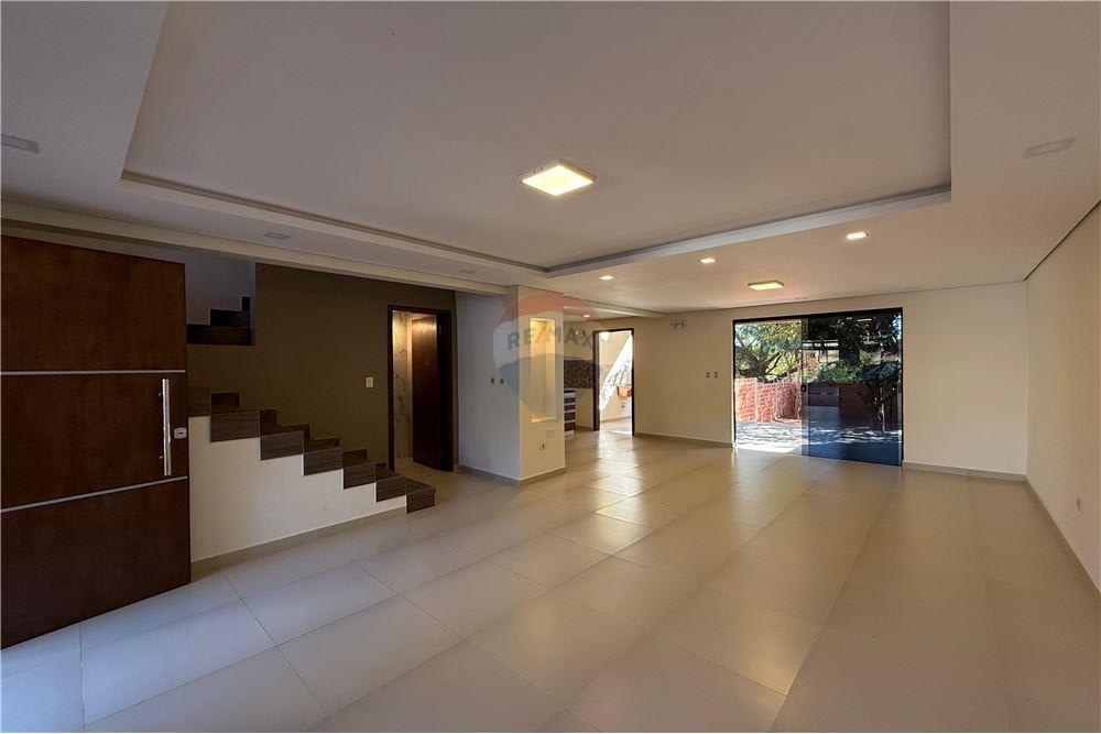 DUPLEX A ESTRENAR EN EL BARRIO SAN ROQUE DE LAMBARÉ — foto 2