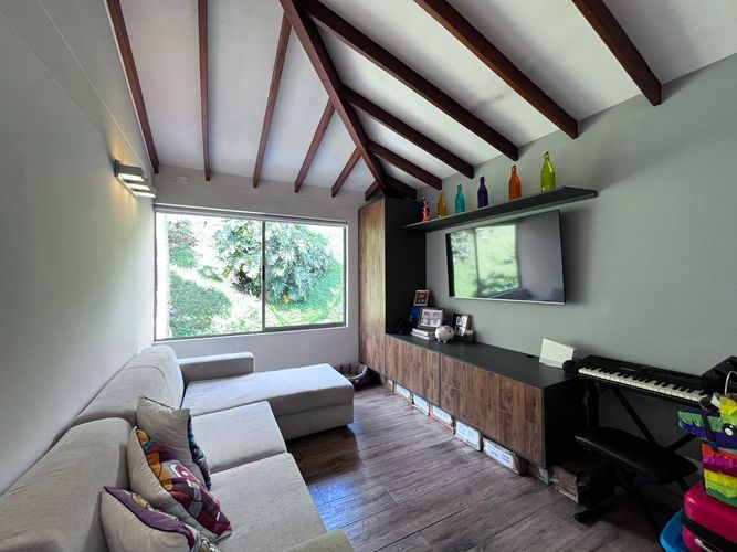 Casa de 3 alcobas en venta en La Pradera, Envigado, 212 m² · foto 10 de 18