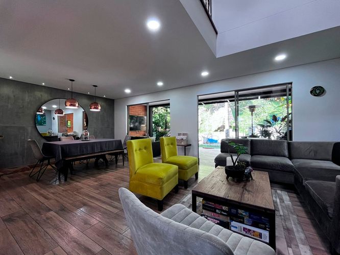 Casa de 3 alcobas en venta en La Pradera, Envigado, 212 m² · foto 4 de 18