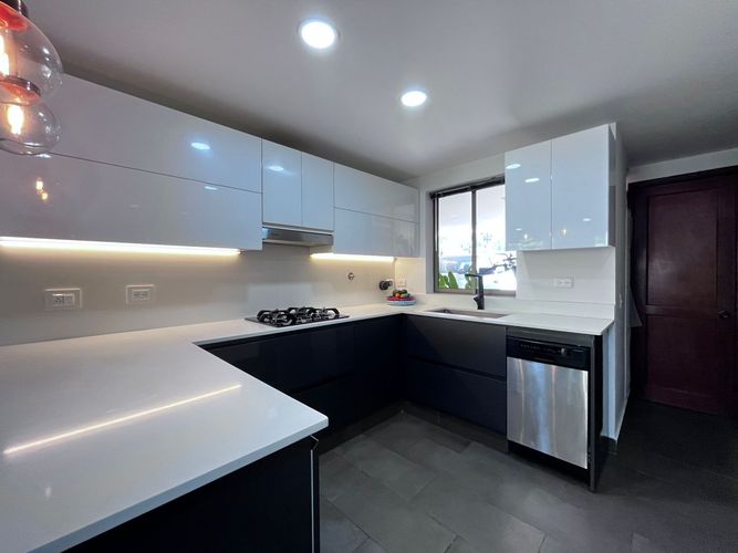 Casa de 3 alcobas en venta en La Pradera, Envigado, 212 m² · foto 6 de 18