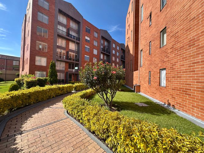 Apartamento de 3 alcobas en venta en Conjunto Residencial El Porton, Madrid, 77 m² · foto 20 de 21