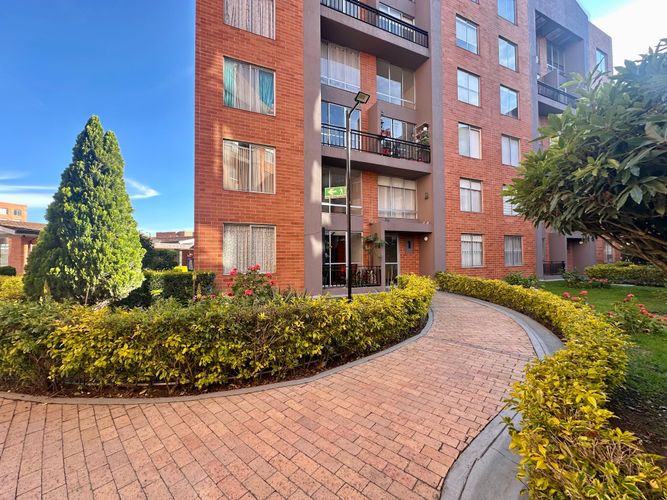 Apartamento de 3 alcobas en venta en Conjunto Residencial El Porton, Madrid, 77 m² · foto 19 de 21