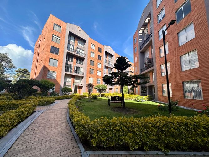 Apartamento de 3 alcobas en venta en Conjunto Residencial El Porton, Madrid, 77 m² · foto 18 de 21