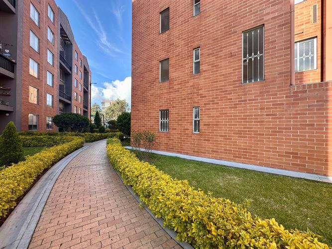 Apartamento de 3 alcobas en venta en Conjunto Residencial El Porton, Madrid, 77 m² · foto 21 de 21