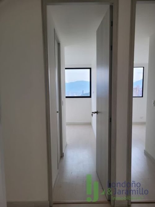 Apartamento de 3 alcobas en arriendo en Castropol, Medellín, 121 m² · foto 6 de 16
