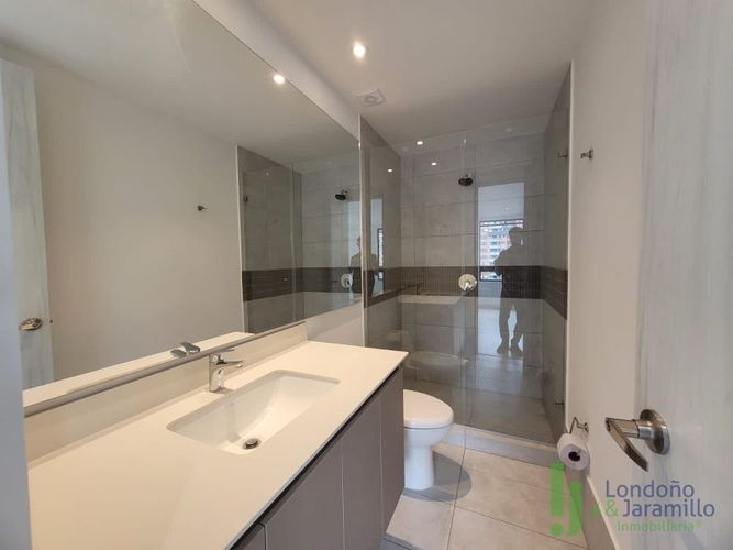 Apartamento de 3 alcobas en arriendo en Castropol, Medellín, 121 m² · foto 16 de 16
