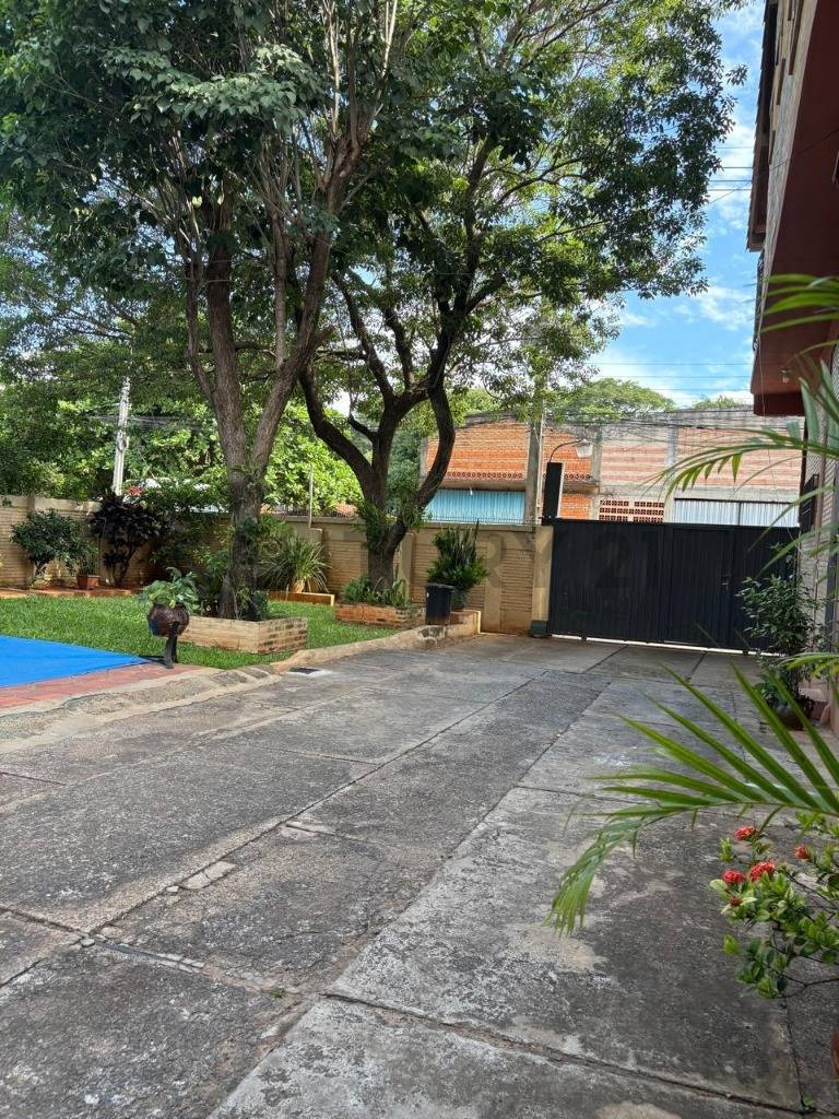 Casa en venta en Luque — foto 2