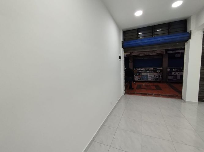 Local en arriendo en La Candelaria, Medellín, 14 m² · foto 3 de 8