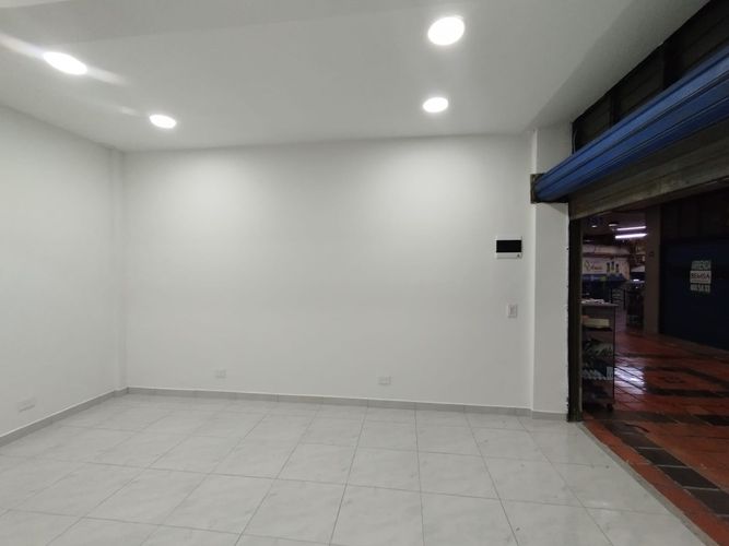 Local en arriendo en La Candelaria, Medellín, 14 m² · foto 5 de 8