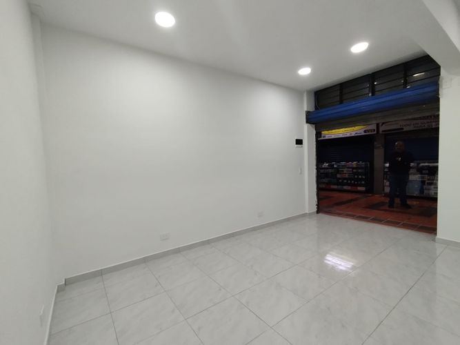 Local en arriendo en La Candelaria, Medellín, 28 m² · foto 9 de 14