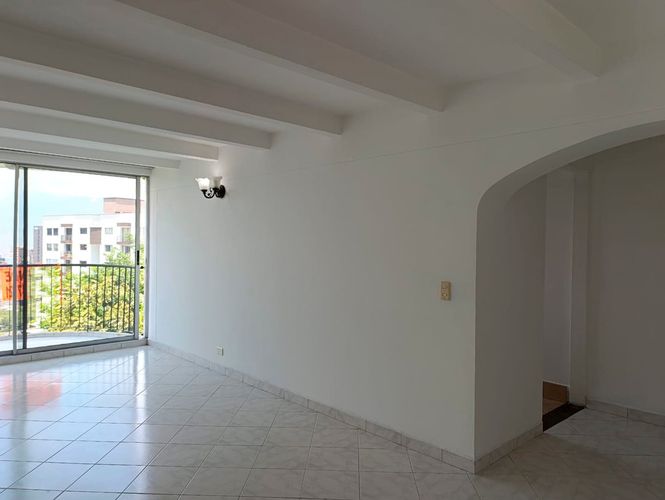 Apartamento de 3 alcobas en venta en Los Naranjos, Medellín, 91 m² · foto 2 de 20